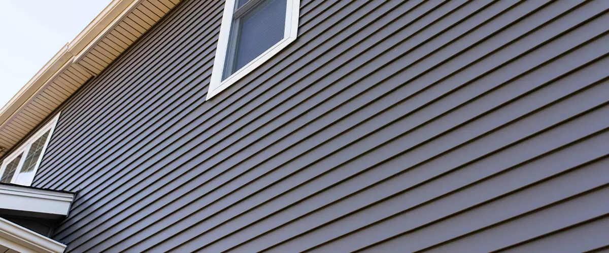 dark vinyl siding, real estate background